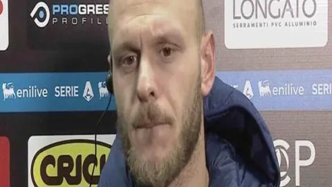 全国春季游泳赛第三日：余依婷再夺一金，个人奖牌数升至两枚